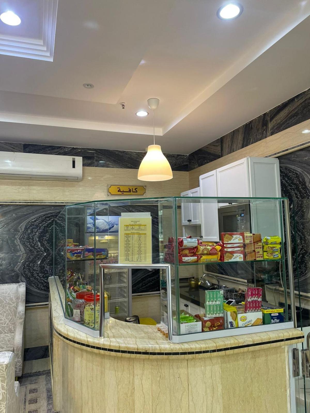 AL manzil ALmutmeez Aparthotel Jiddah Esterno foto